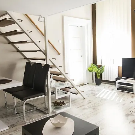 R&R Apartment Dembinszky Budapest Exterior photo